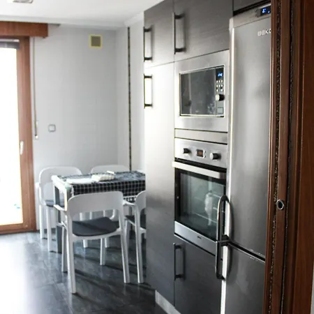 Apartment Maiala Etxea-terraza Zona Nueva-wifi Aparcamiento En La Puerta