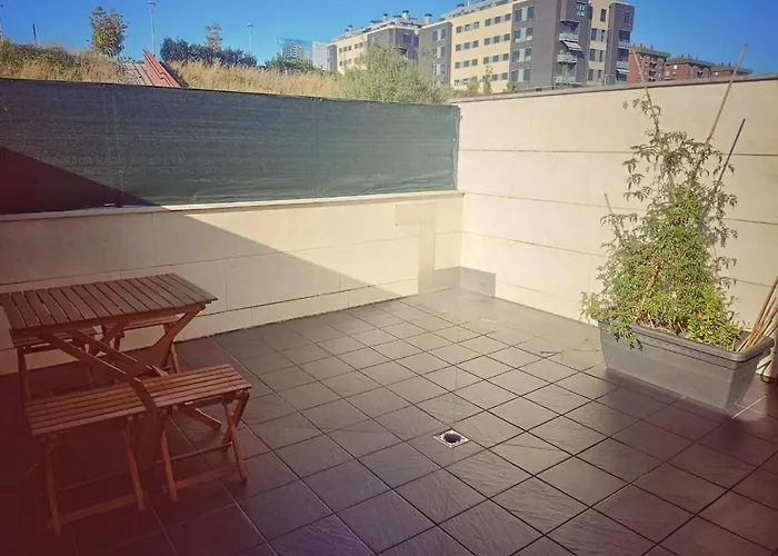 Apartment Maiala Etxea-terraza Zona Nueva-wifi Aparcamiento En La Puerta